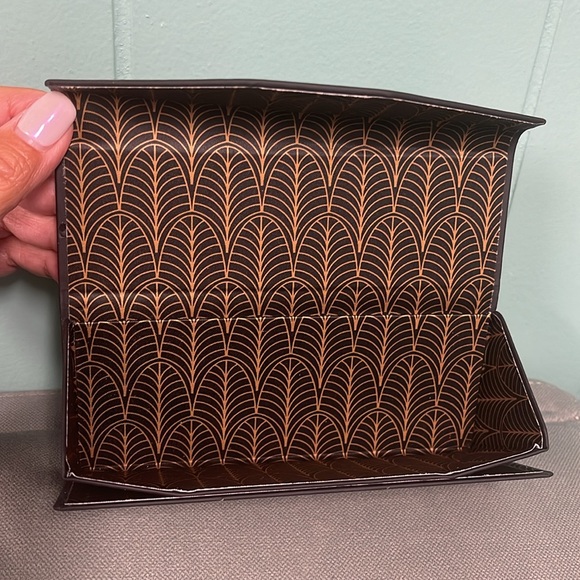 BNWOT QUILL BLACK TRIANGULAR HARD SHELL EYEGLASS CASE - Picture 3 of 4